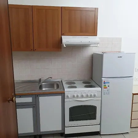 Dina מלון דירות רוביגו