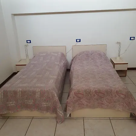 מלון דירות Dina