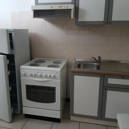 Dina Apartmanhotel *
